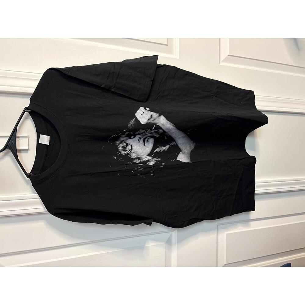Black Graphic T-Shirt with Singer Print size L 484